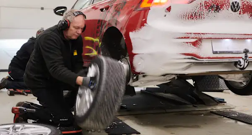 ADAC téli gumiabroncs teszt illusztráció, 225/40 R18 méret